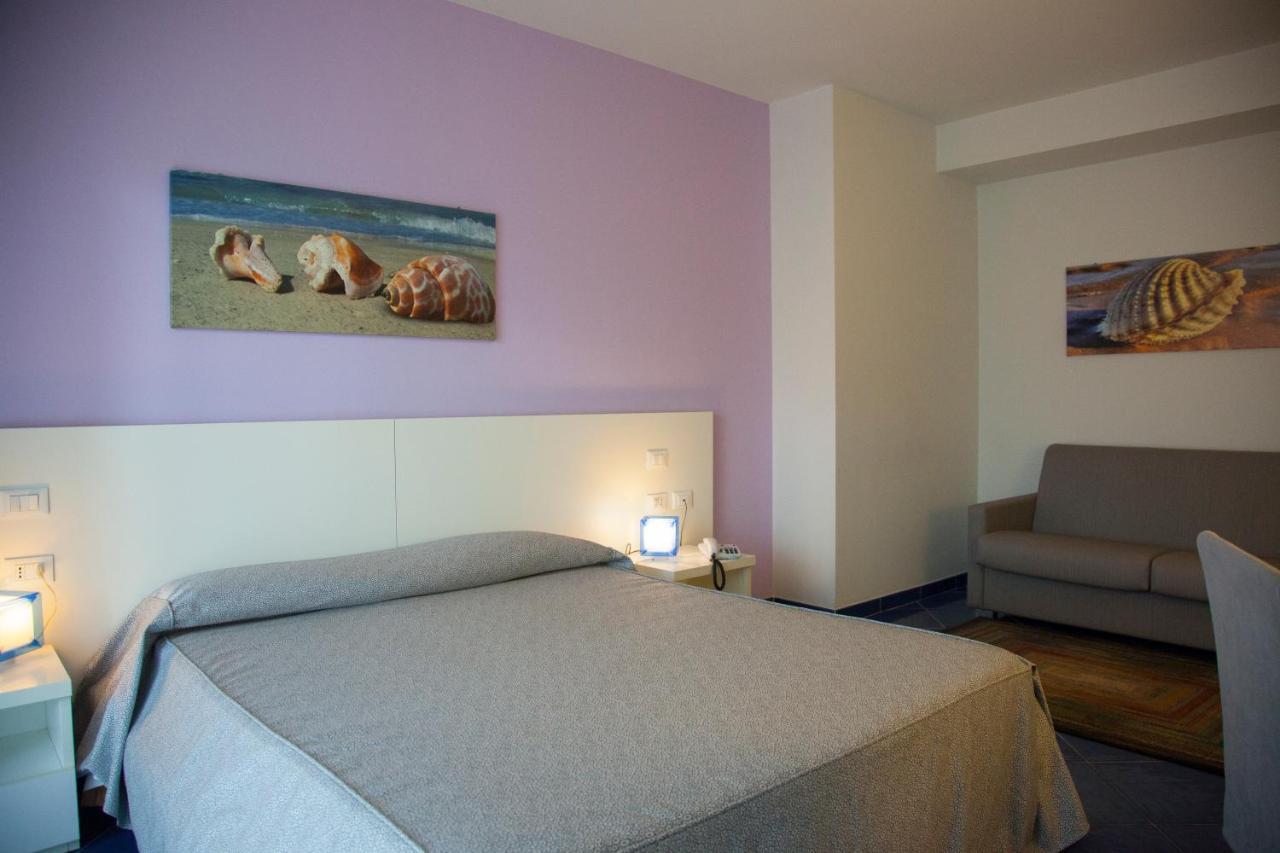 Aurea Hotel Tortoreto Buitenkant foto