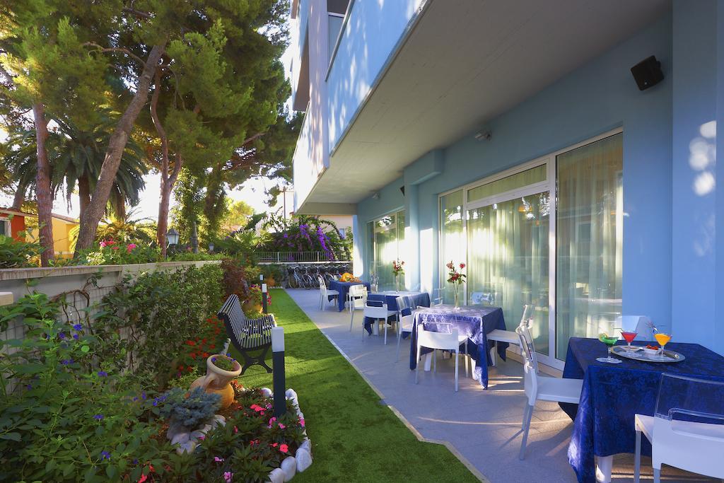 Aurea Hotel Tortoreto Buitenkant foto