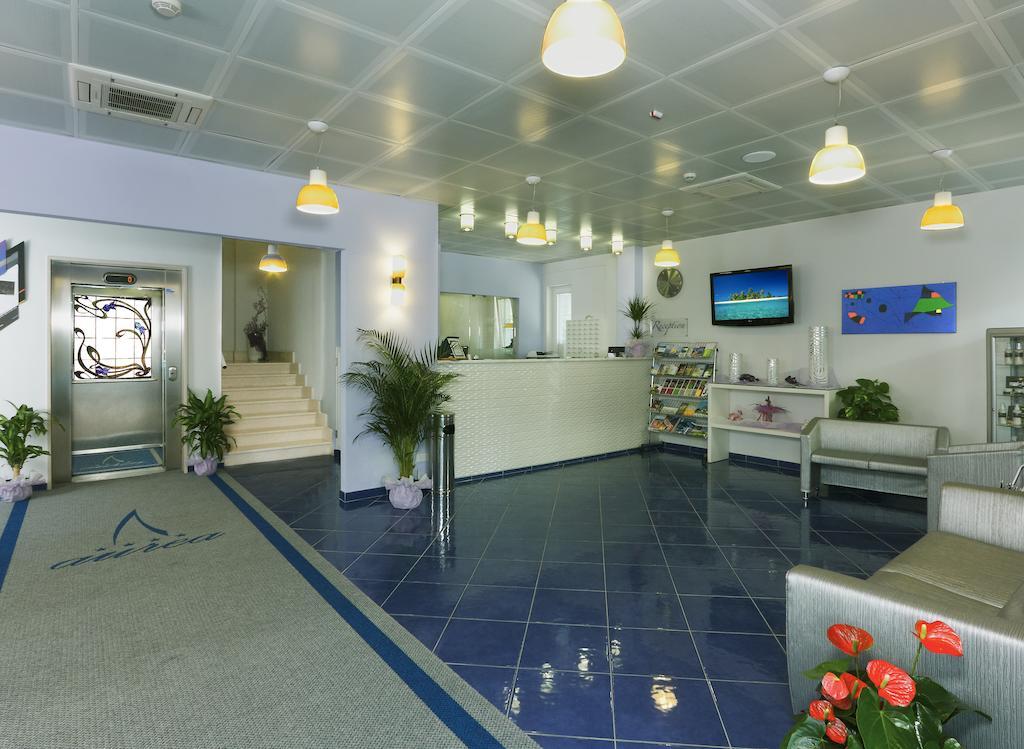 Aurea Hotel Tortoreto Buitenkant foto