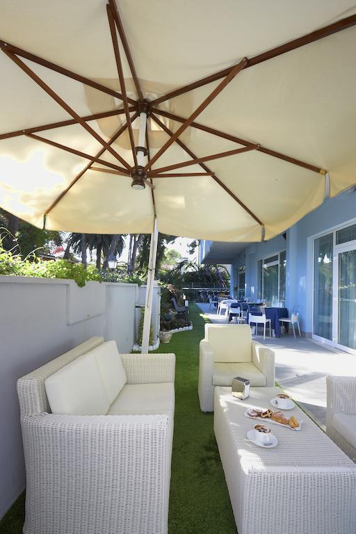 Aurea Hotel Tortoreto Buitenkant foto